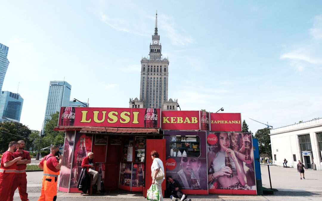 Famous fast food stand to disappear from in front of Warsaw landmark after 30 years