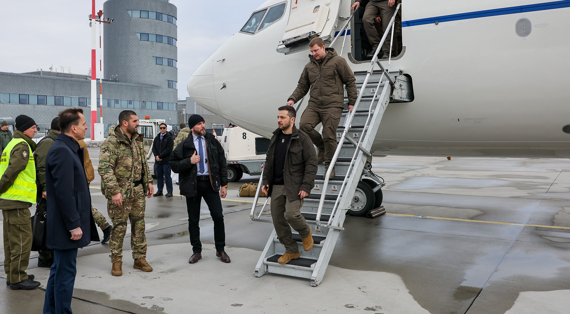 Poland arrests man suspected of helping Russian plot to kill Zelensky
