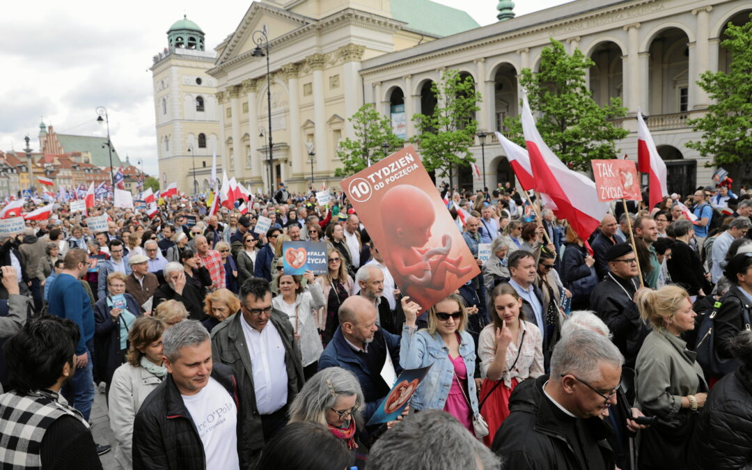 Tens of thousands march against abortion in Warsaw