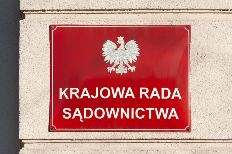 Polski parlament przyjął projekt ustawy, który ma na celu odwrócenie przeprowadzonej przez poprzedni rząd reformy Rady Sądownictwa