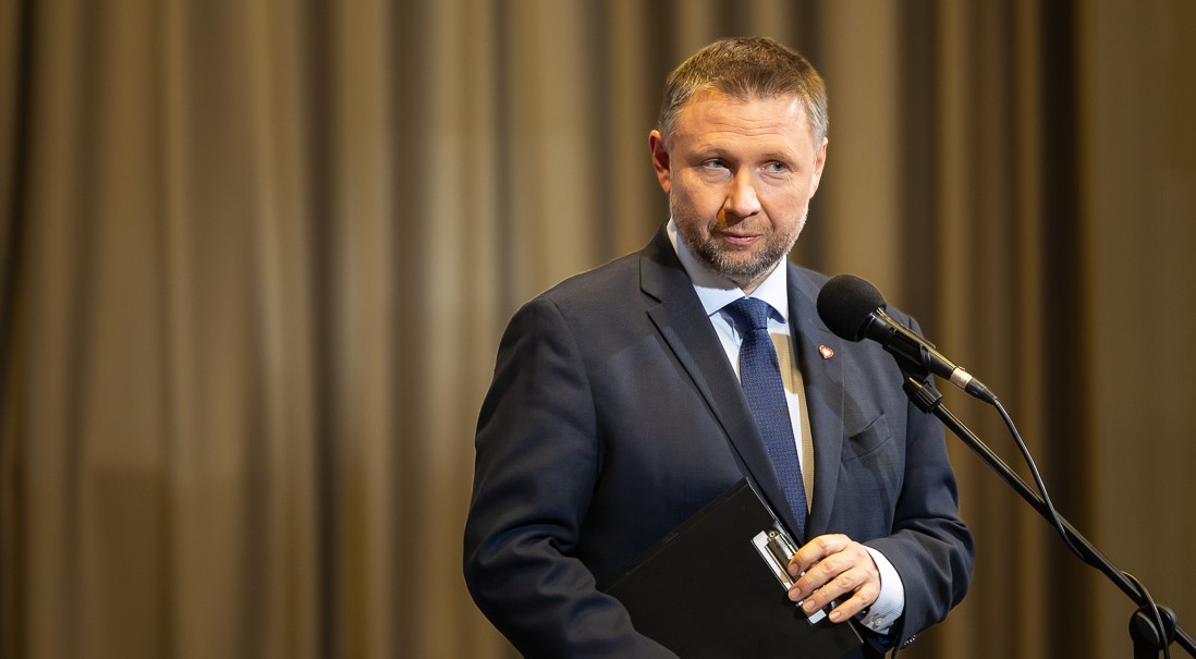 Polski minister grozi pozwami tym, którzy oskarżają go o wygłaszanie przemówienia pod wpływem alkoholu