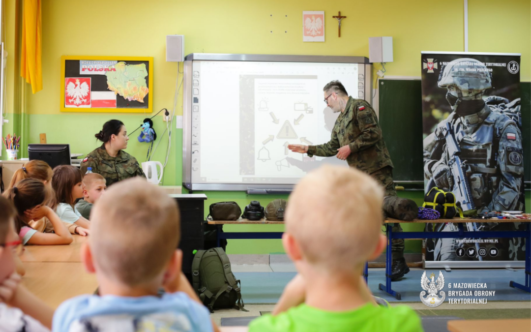 Poland launches “Education with the Military” scheme to teach children emergency preparedness