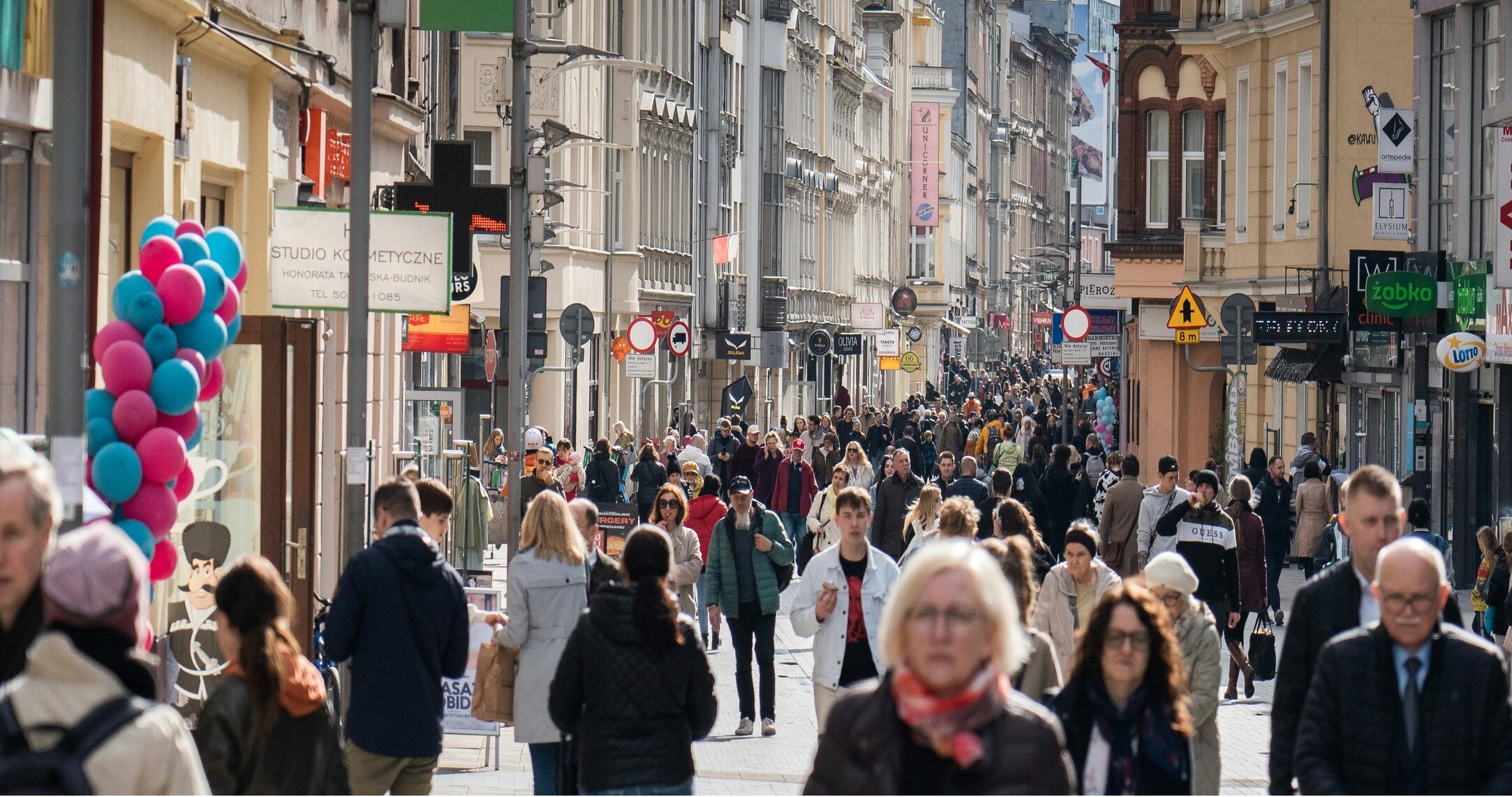 Polska odnotowuje najwyższy według OECD wzrost realnych dochodów gospodarstw domowych