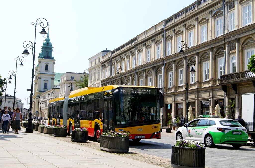 Warsaw mayor “concerned” at report city buses refuelled by company recently on Russia sanctions list