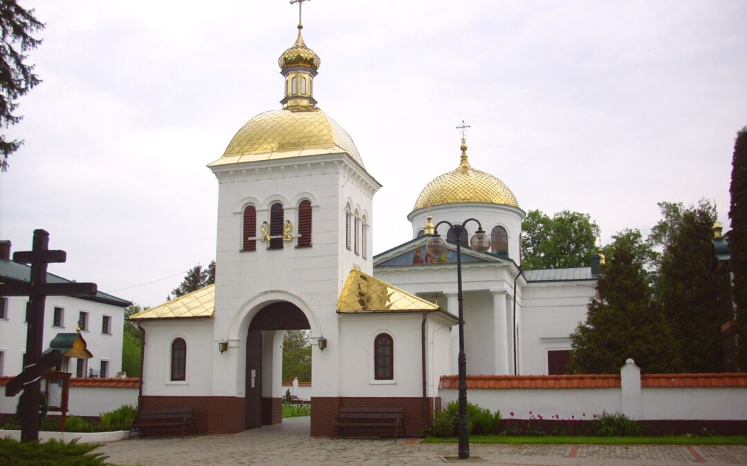 Poland to strengthen riverbank on Belarus border to stop historical monastery leaving its territory