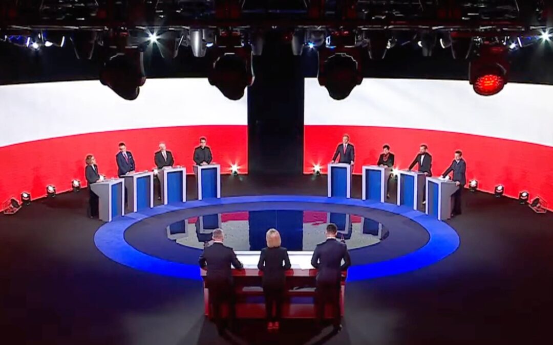 Polish presidential candidates meet for chaotic, hastily organised TV debates