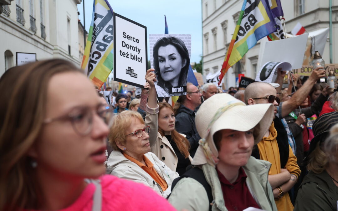 Doctors charged over death of pregnant woman in Polish hospital that prompted abortion protests