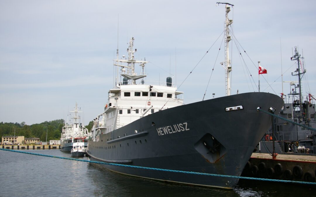 Poland responds to “suspicious manoeuvres” by Russian ship near undersea cable