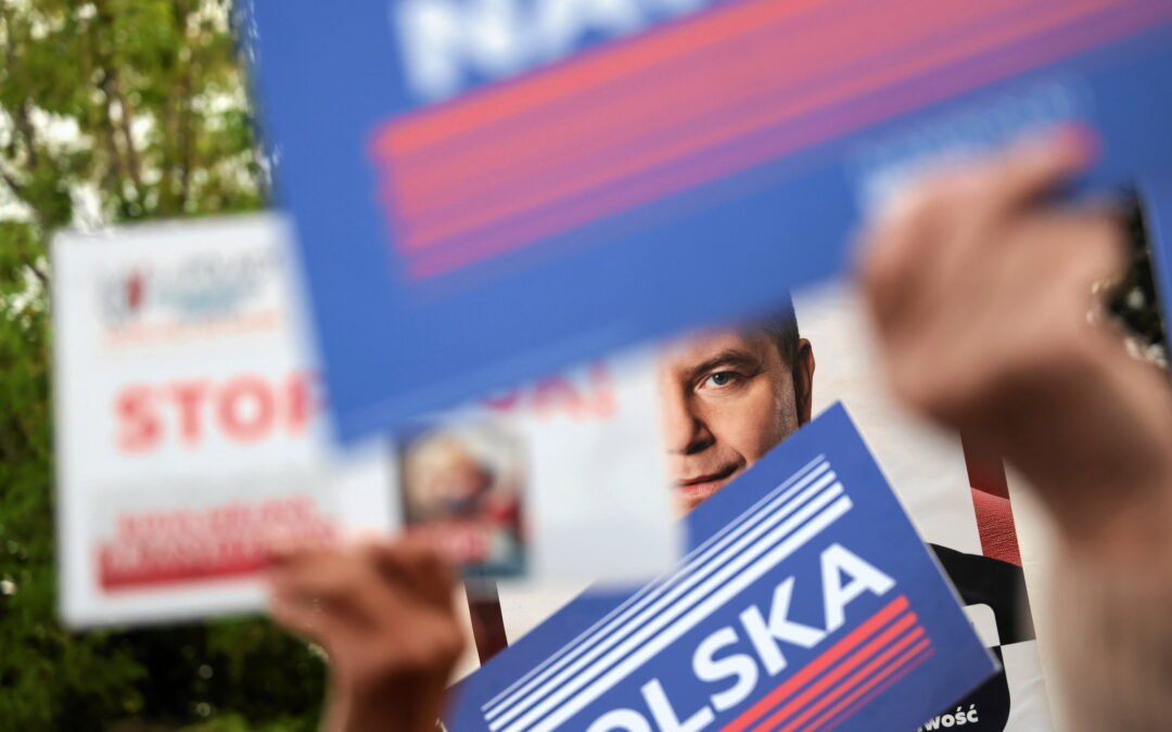 Ex security chief accuses Tusk of lying about negative vetting of opposition presidential candidate