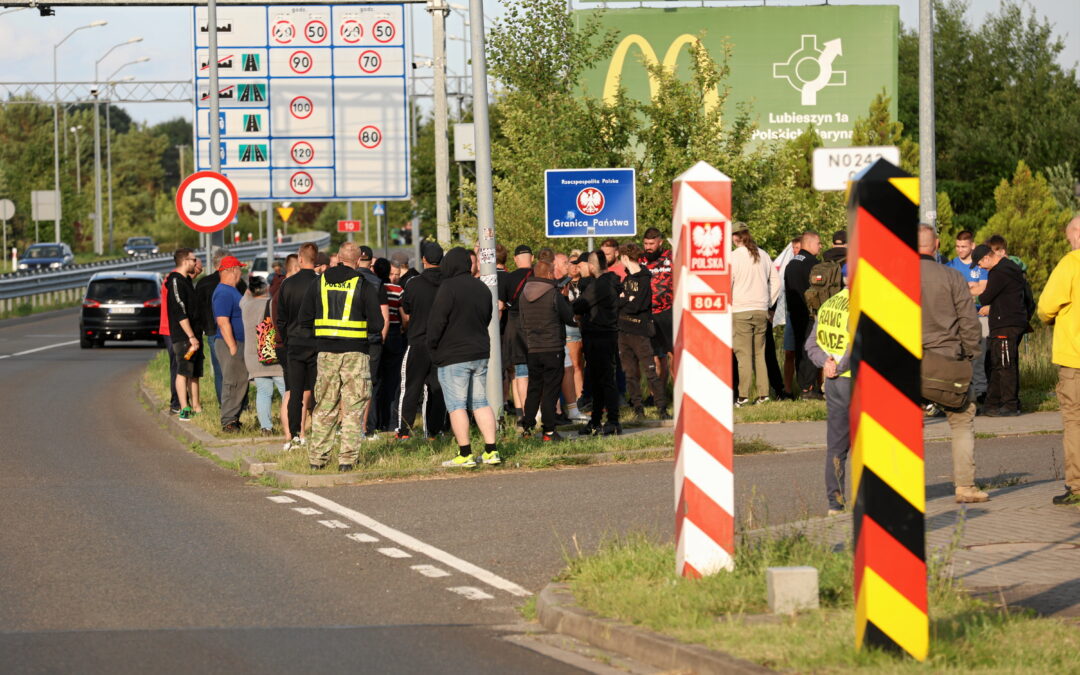 Polish “citizen patrols” formed on German border to prevent migrant returns