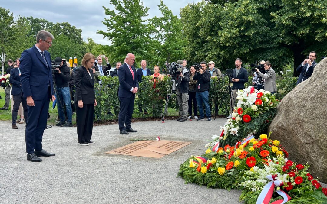 Temporary memorial to Polish victims of Nazi-German occupation unveiled in Berlin
