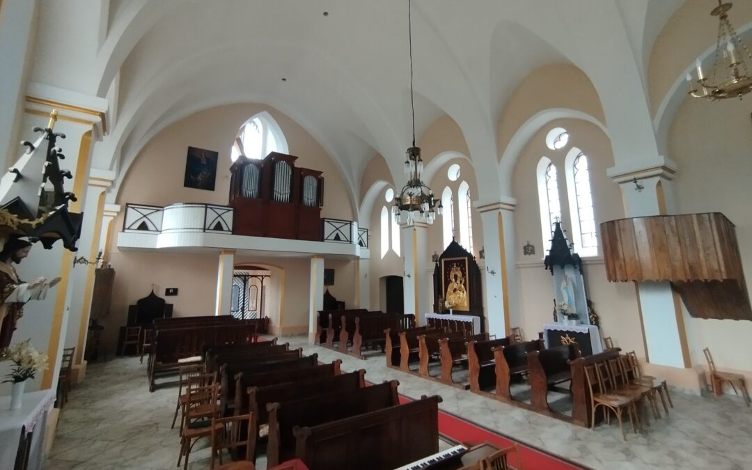 Organ gifted to church in Belarus by Polish foreign minister set to be played for first time