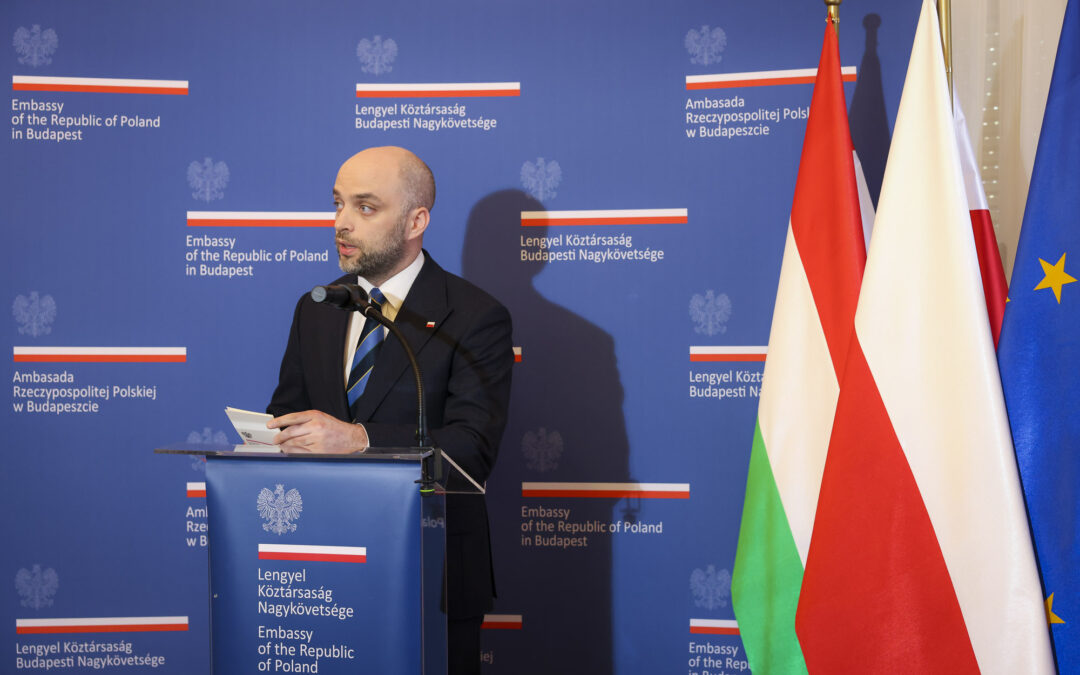 Poland withdraws ambassador to Hungary in row over asylum for opposition politician