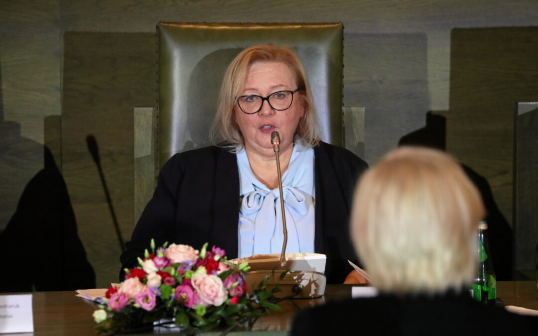 Prosecutors seeks to strip Supreme Court chief justice of immunity to face criminal charges