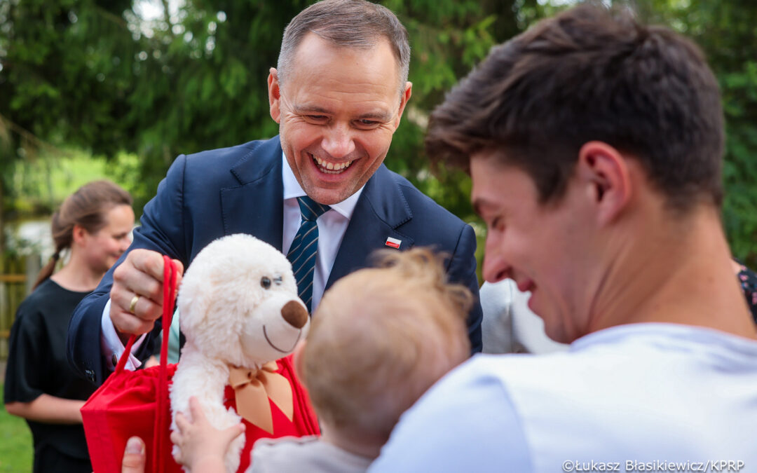 Polish president vetoes government bill on child-protection measures