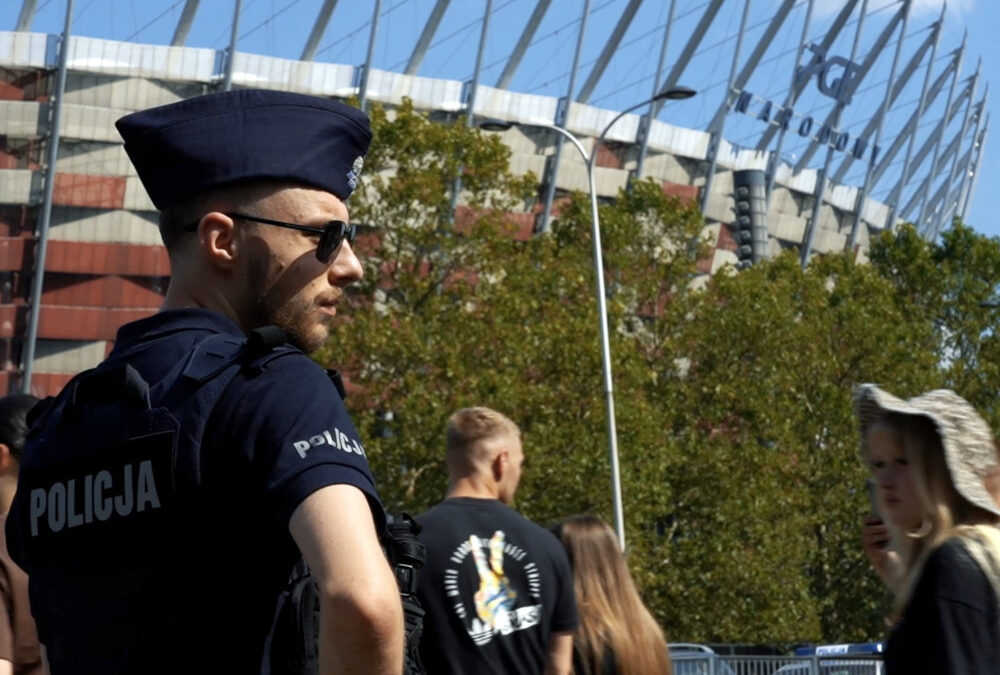 Police detain over 100 at Belarusian rap concert in Warsaw and investigate Ukrainian nationalist flag