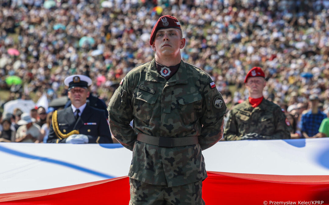 Poles’ trust in army reaches record high while trust in church falls to record low