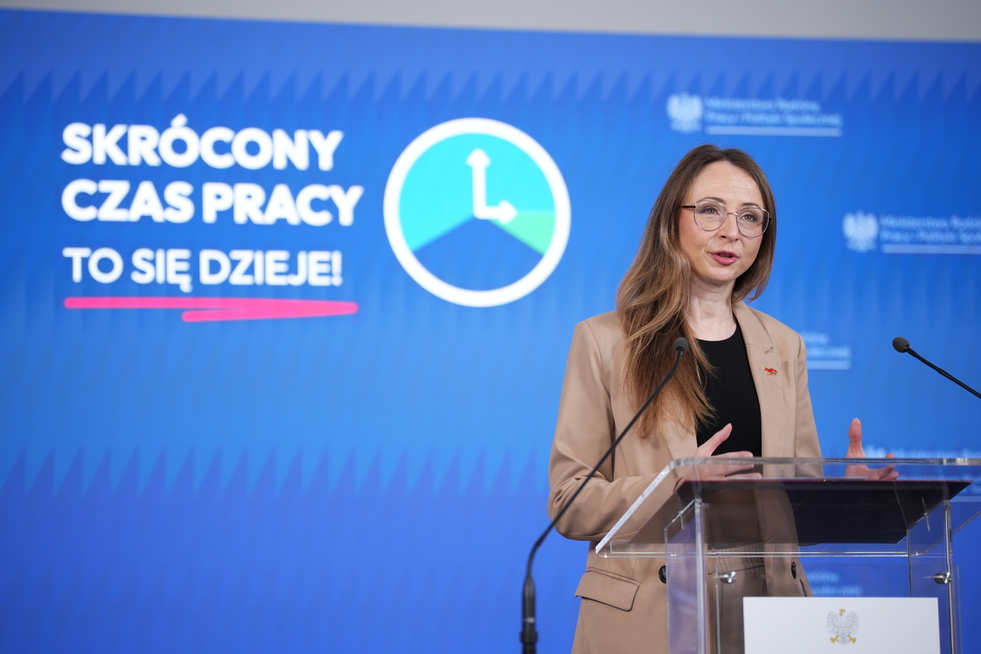 Almost 2,000 employers apply for Polish government’s shorter working hours pilot programme