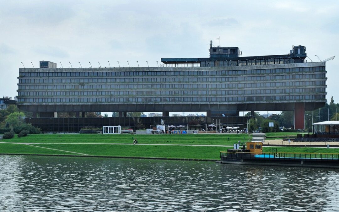 Abandoned communist-era Kraków hotel added to register of historic monuments