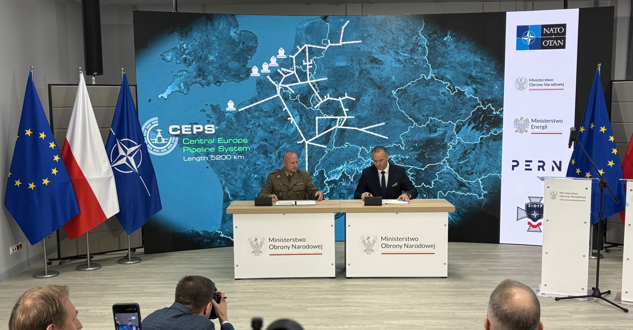 Poland signs agreement to connect to NATO fuel pipelines