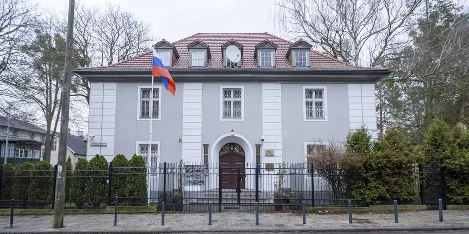 Russia refuses to hand over consulate building after Poland orders it closed