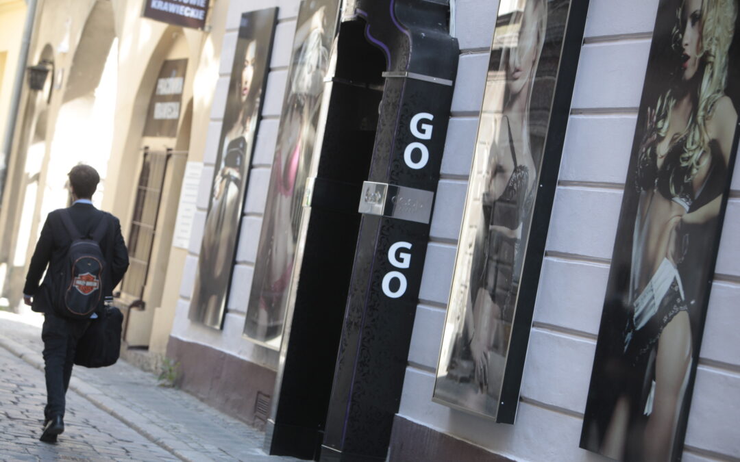 Ex-police officers to stand trial for drugging and stealing from strip-club clients in Poland