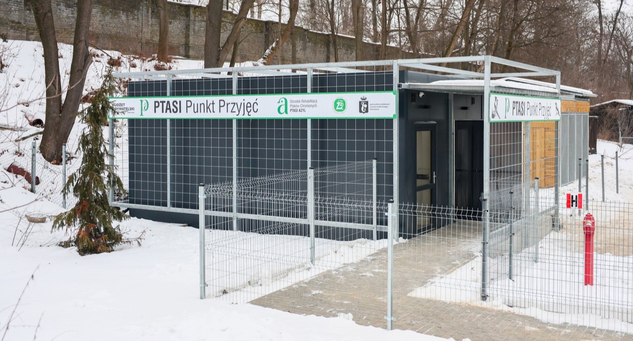 Warsaw Zoo opens 24-hour drop off point for injured birds