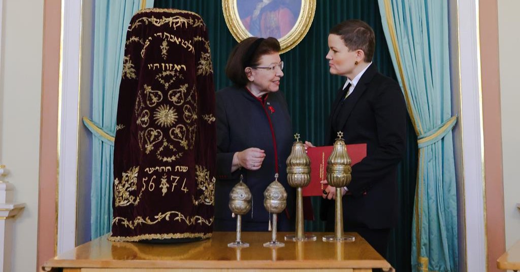 Poland returns to Greece Jewish objects stolen by Germany during Holocaust