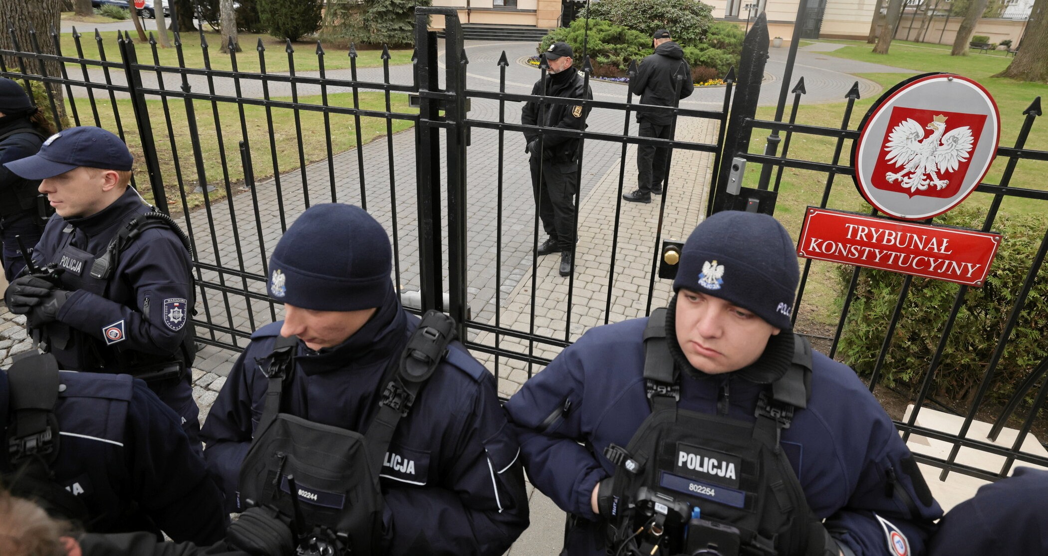 Polish constitutional court rejects four new judges amid standoff between government and president