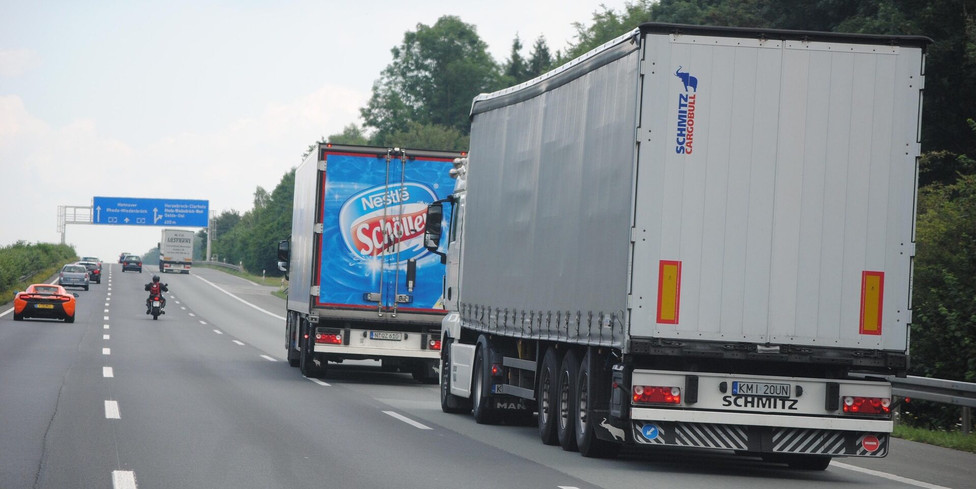 German transport firms warn Poland’s fuel price cuts put them at unfair disadvantage