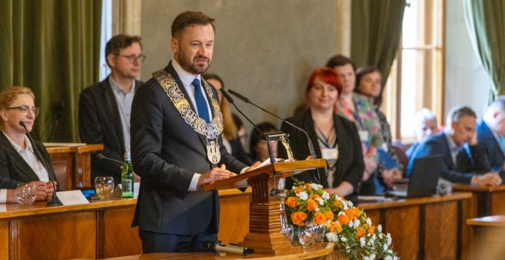 Mayor of Kraków dismissed in rare recall referendum