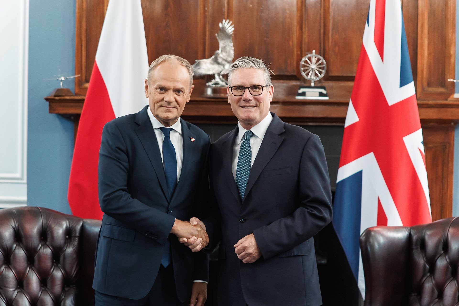 Poland and UK sign treaty deepening defence and security ties