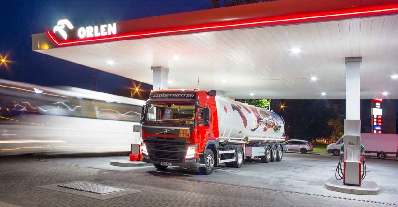 Polish government approves windfall tax on fuel firms' excess profits