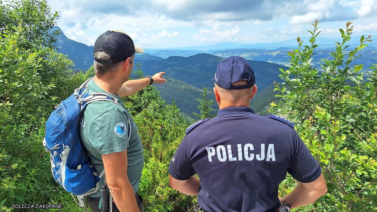 Cảnh sát và kiểm lâm tăng cường tuần tra chung tại Vườn quốc gia Tatras, Ba Lan sau các vi phạm của du khách