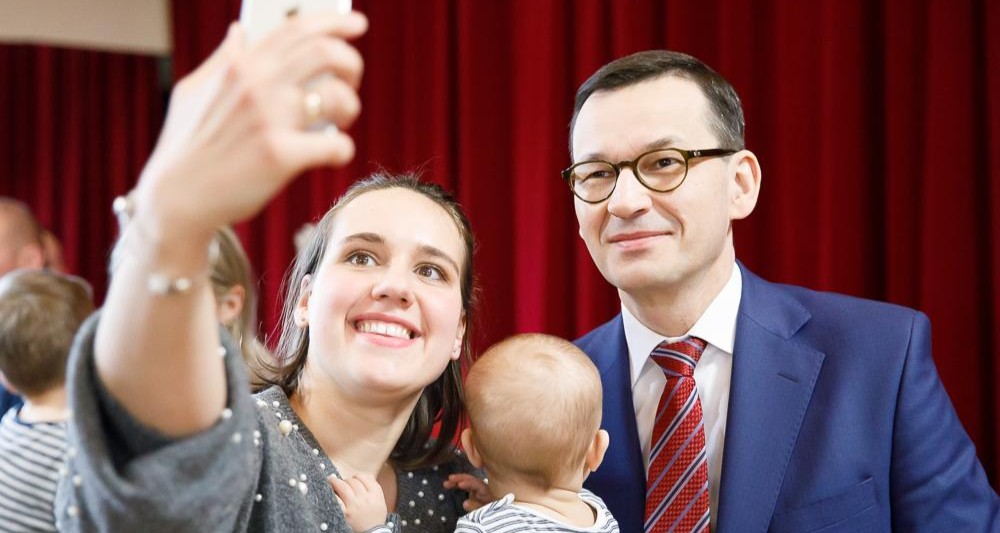 New Polish opposition group proposes paying parents 