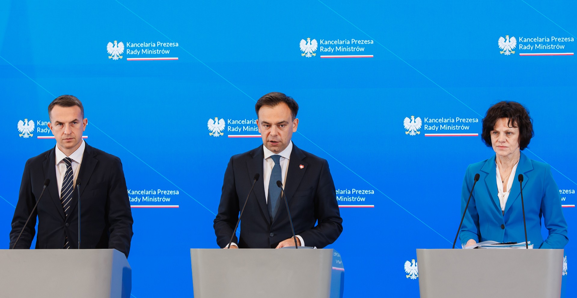 Polish government sets out draft 2027 budget with deficit remaining at 7.1% of GDP
