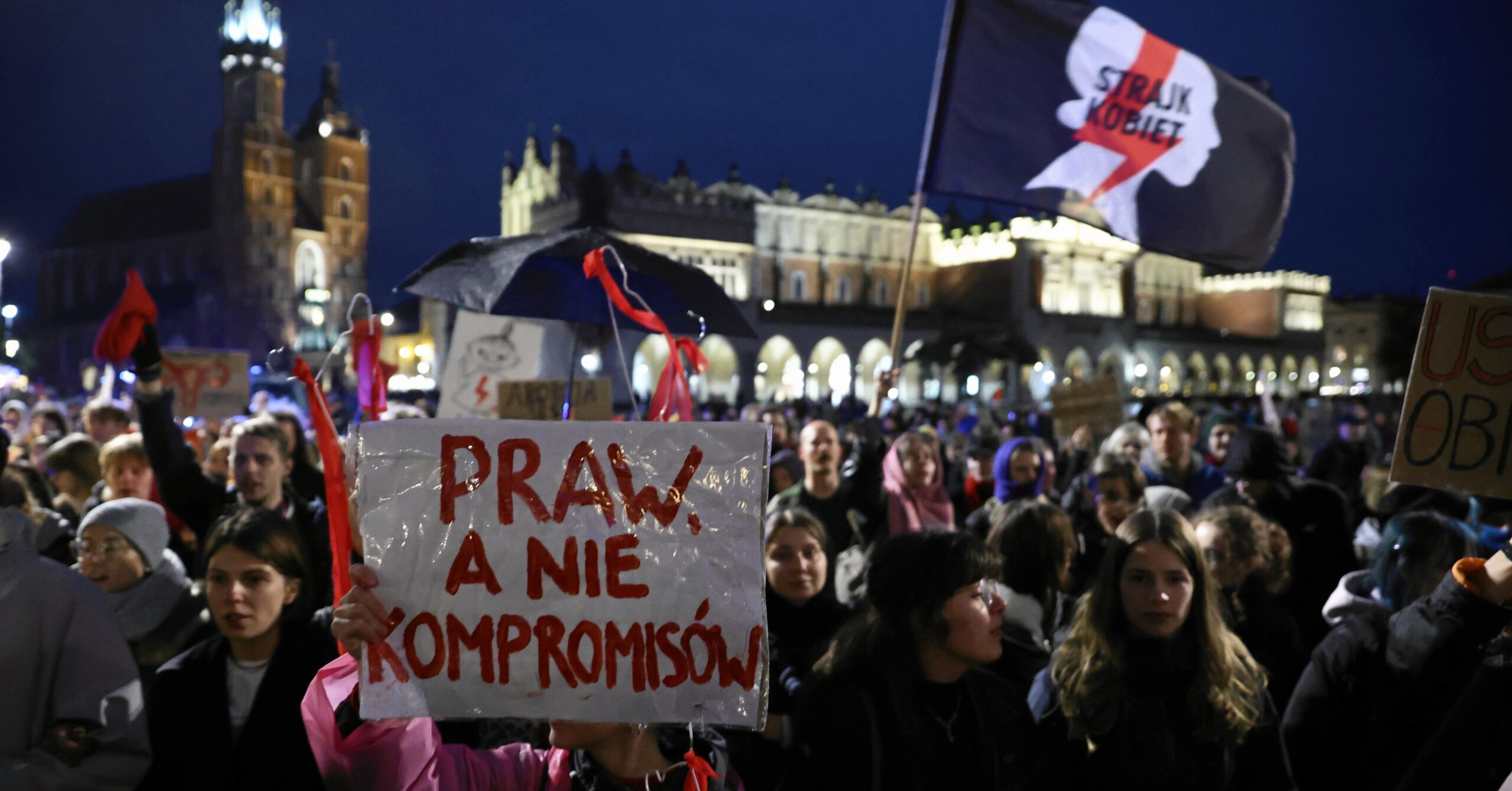Protesters return to Poland’s streets demanding liberalisation of abortion law